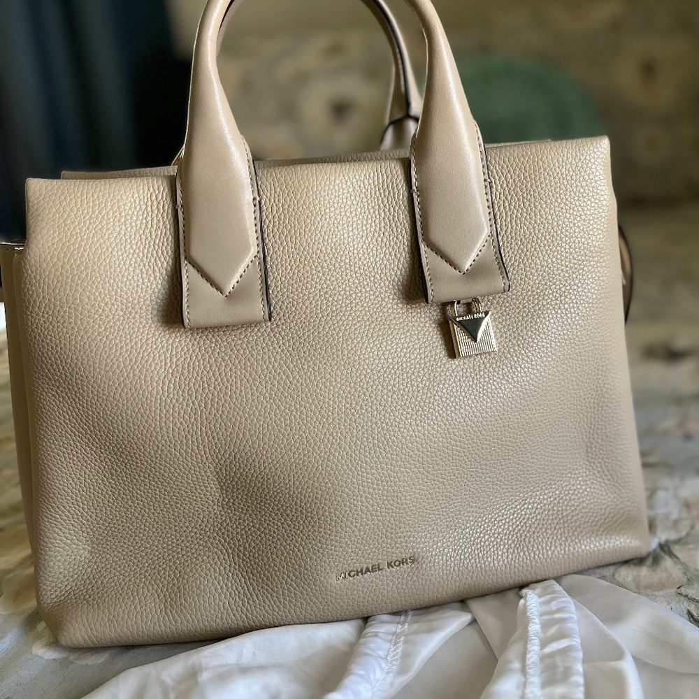 Michael Kors purse